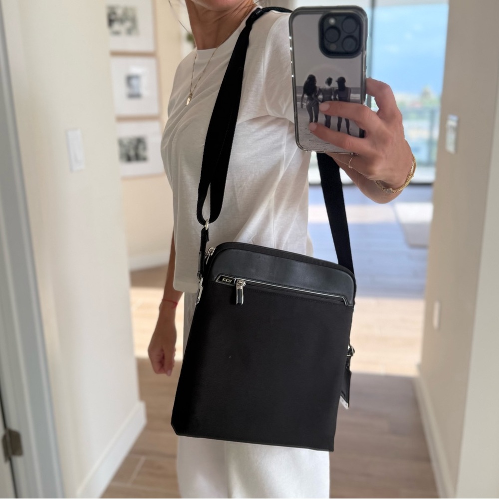 1999 Tumi Nylon Leather Shoulder Crossbody Bag Black